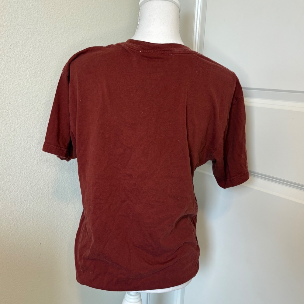 Playboy by PacSun Mens Graphic T-Shirt Burgundy Embroidered Bunny Girl Small - Picture 2 of 6
